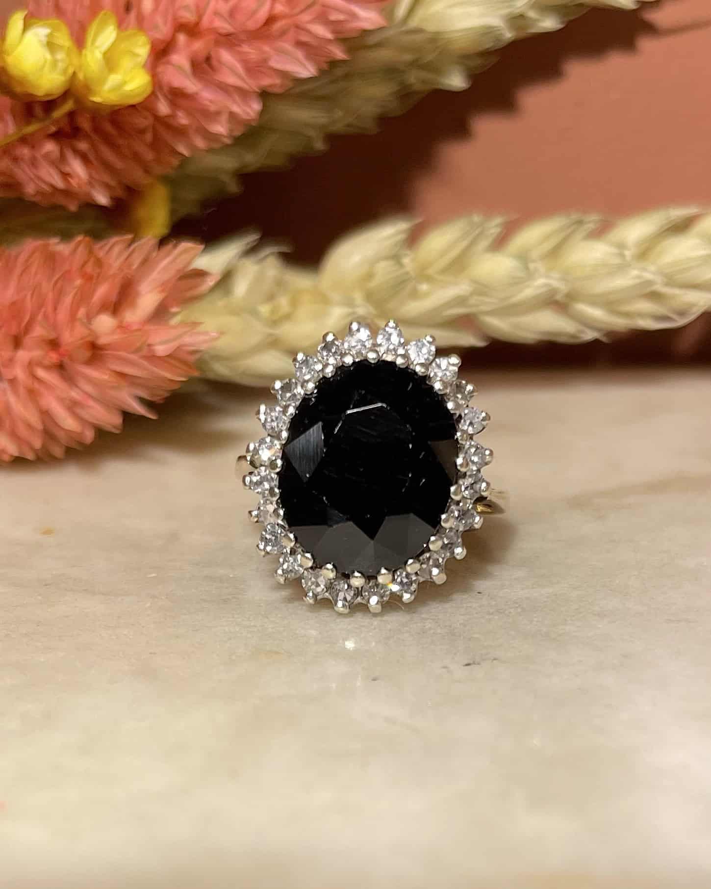 Bague Marguerite Saphir 5.80 carats &amp; Diamants &quot;Hayley&quot; - Elliade Paris