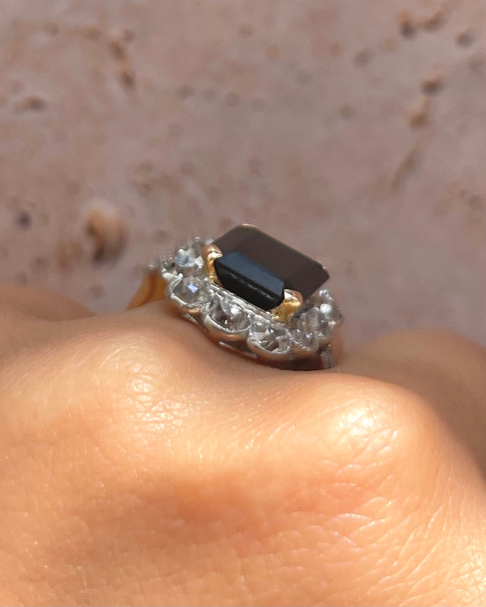 Bague Marguerite Saphir 6.90 carats &amp; Diamants 1.26 carat "Clémence" - Elliade Paris