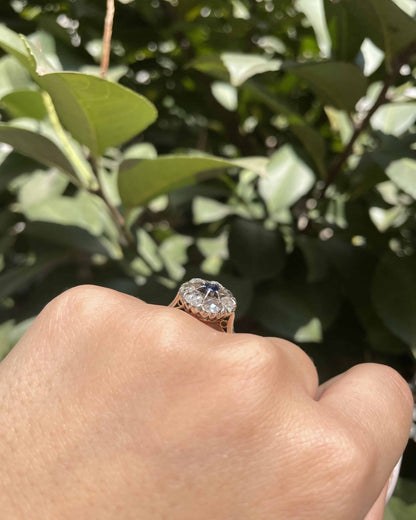 Bague Marguerite Saphir &amp; 7 Diamants 0.90 carat &quot;Micha&quot; - Elliade Paris