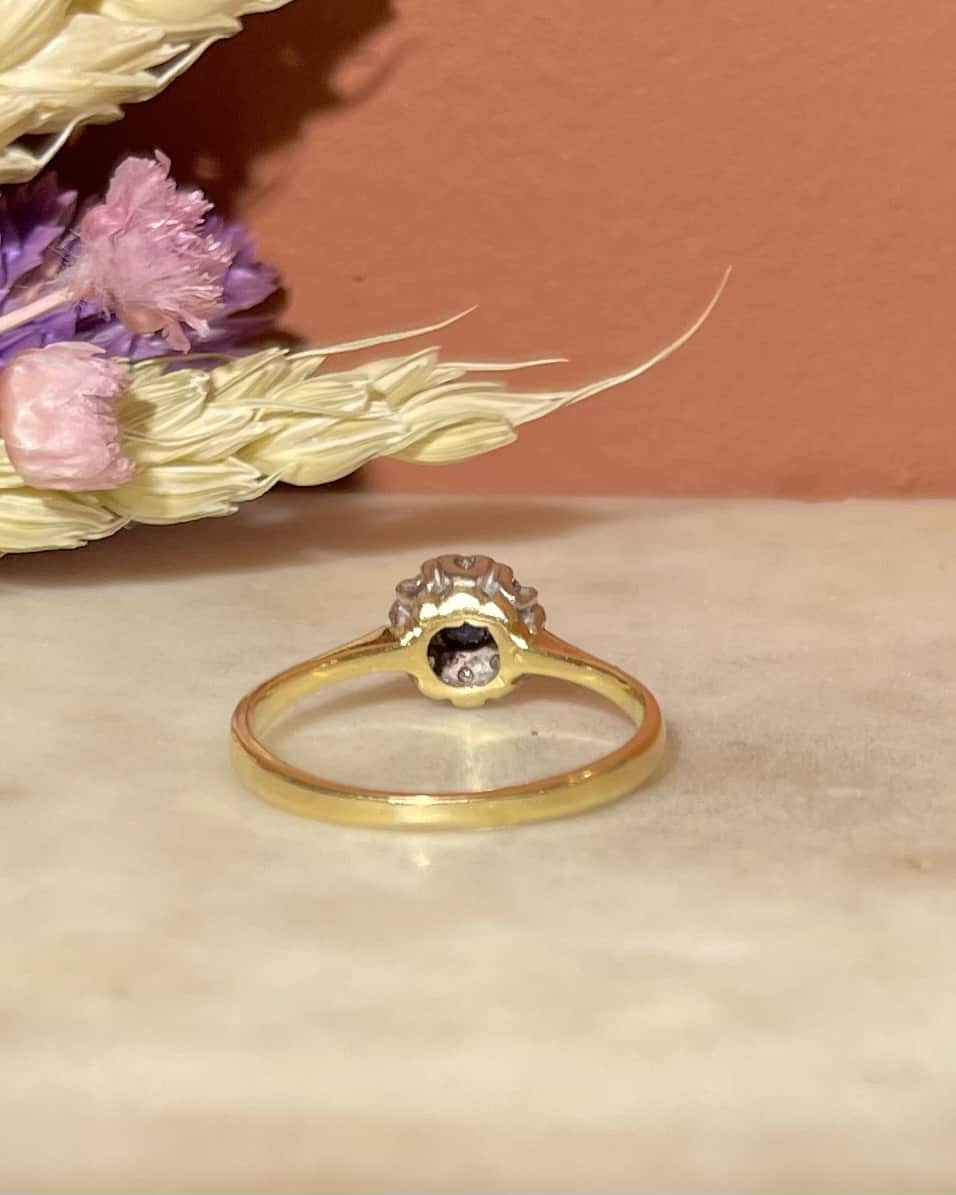 Bague Marguerite Saphir &amp; 8 Diamants "Delilah" - Elliade Paris