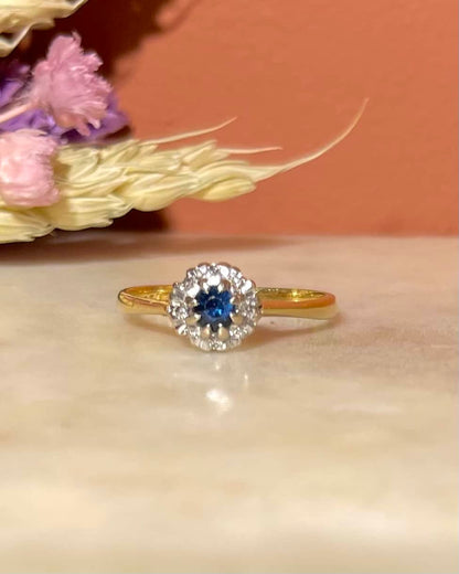 Bague Marguerite Saphir &amp; 8 Diamants &quot;Delilah&quot; - Elliade Paris