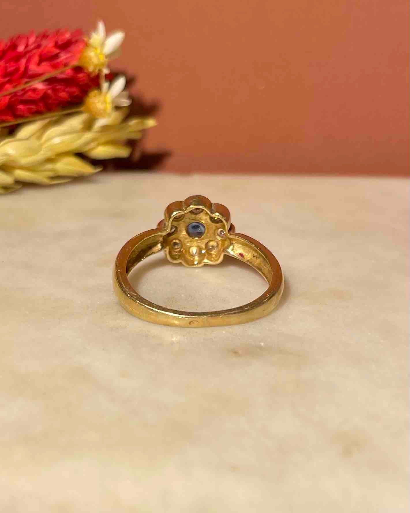Bague Marguerite Saphir &amp; 8 Diamants "Odette" - Elliade Paris