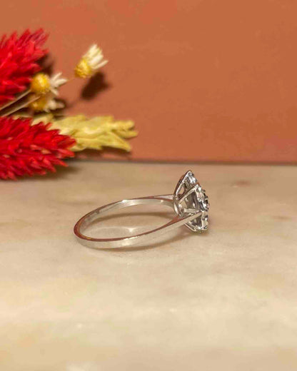 Bague Marguerite Saphir &amp; 8 Diamants &quot;Rohana&quot; - Elliade Paris