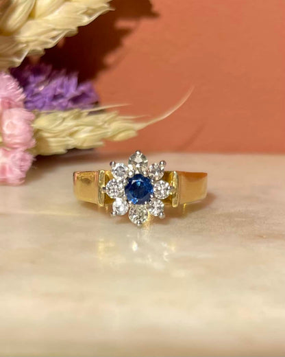 Bague Marguerite Saphir &amp; 8 Diamants &quot;Sydney&quot; - Elliade Paris