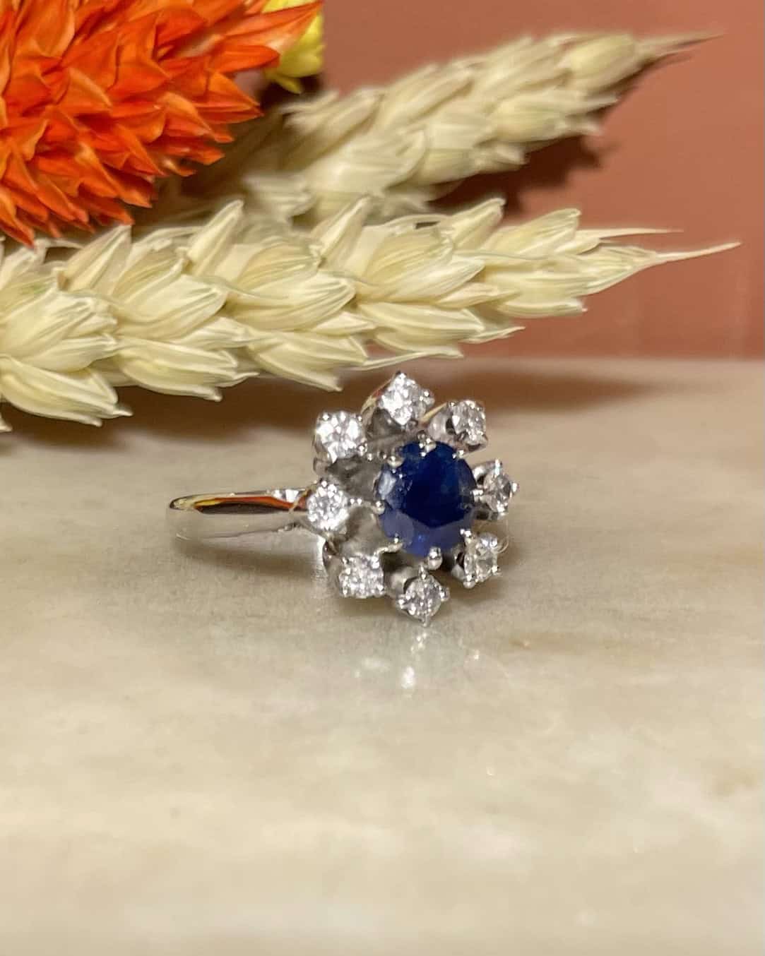 Bague Marguerite Saphir &amp; 8 Diamants &quot;Yolanda&quot; - Elliade Paris