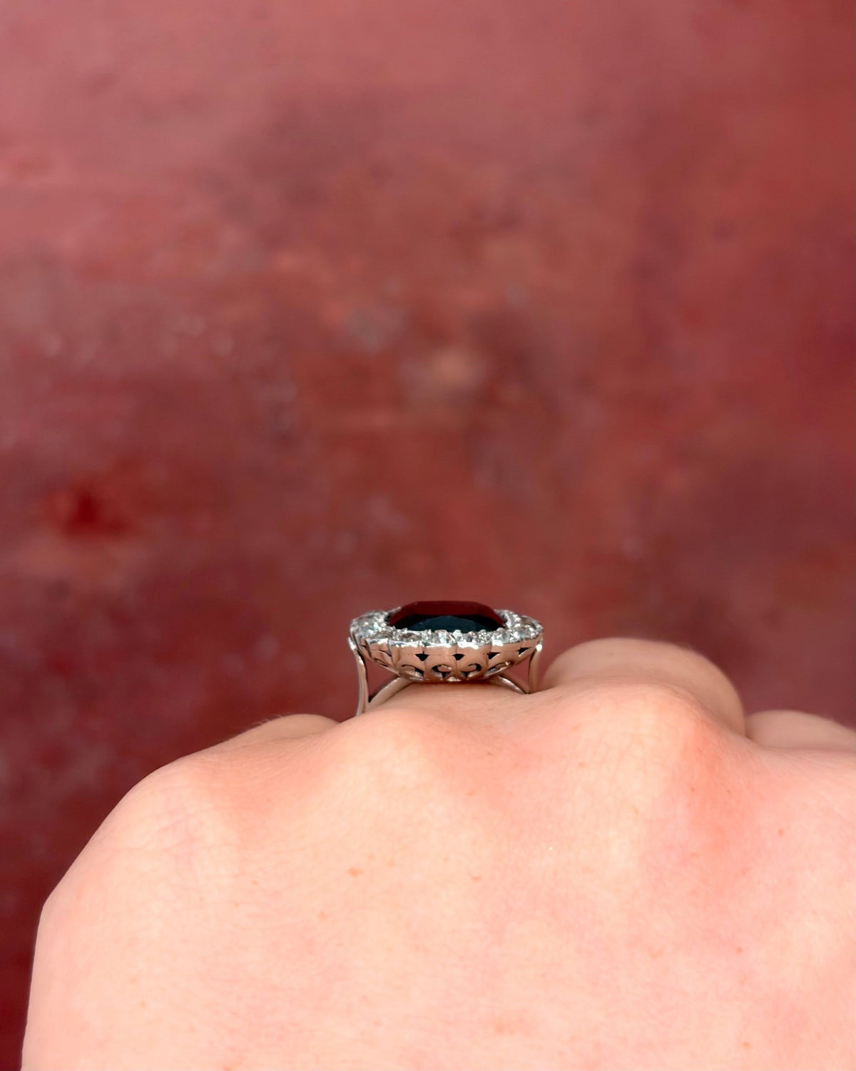 Bague Marguerite Saphir 9 carats &amp; Diamants 0.72 carat "Elsa" - Elliade Paris