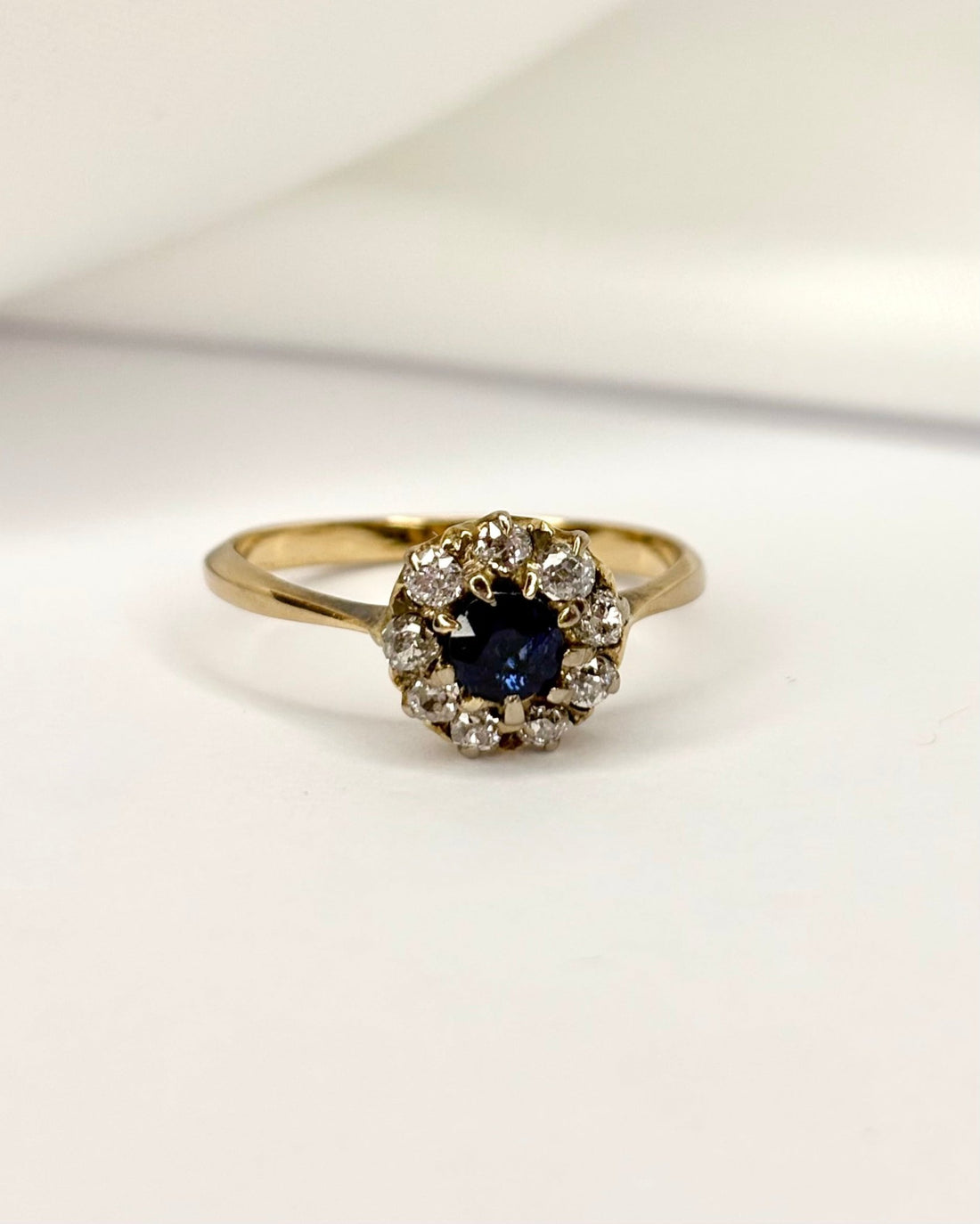 Bague Marguerite Saphir &amp; 9 Diamants "Mélissa" - Elliade Paris