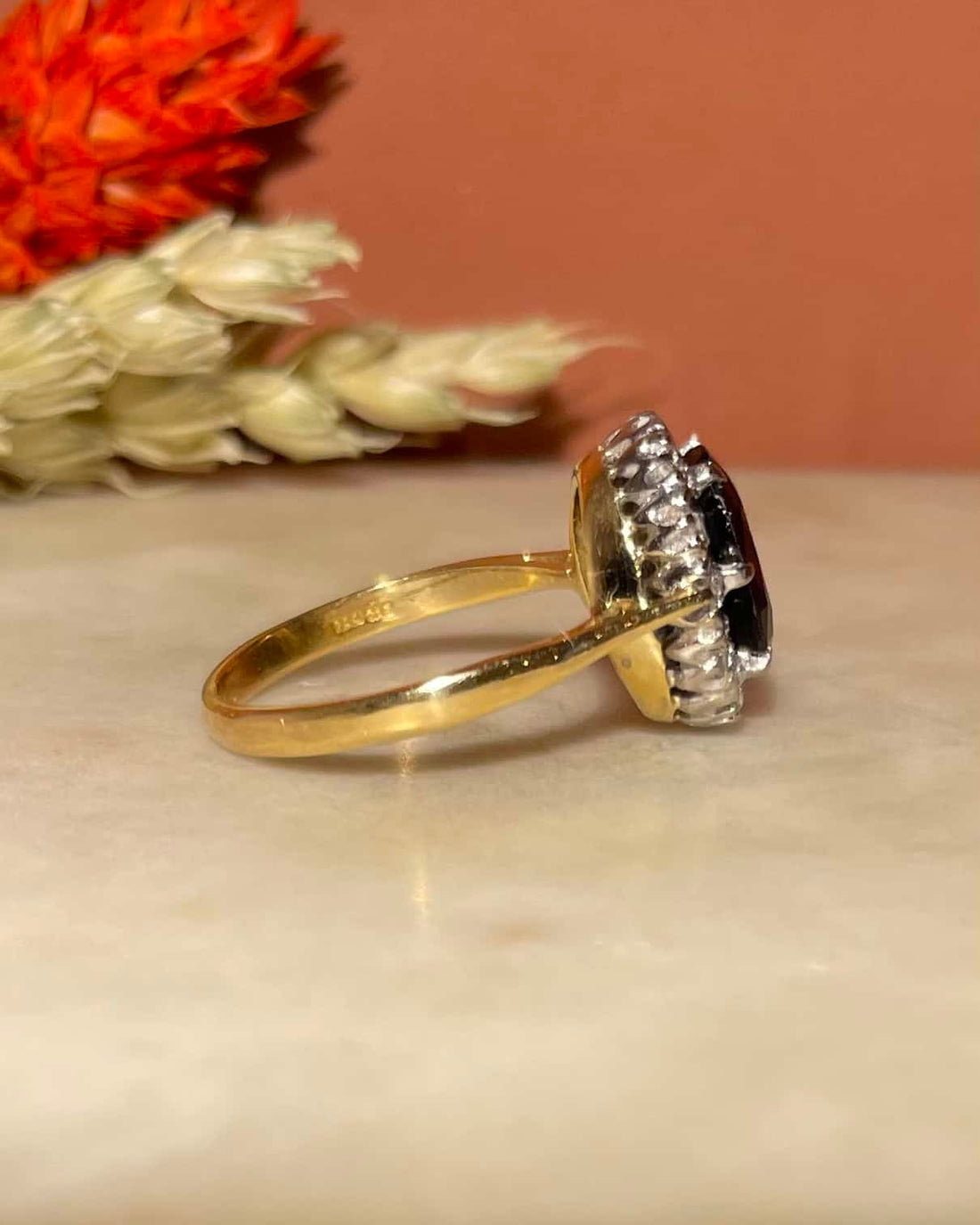 Bague Marguerite Saphir 1.80 carat &amp; Diamants &quot;Coralie&quot;