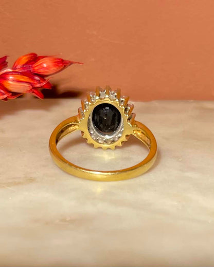 Anillo &quot;Laetitia&quot; con zafiro margarita de 2,70 quilates y diamantes