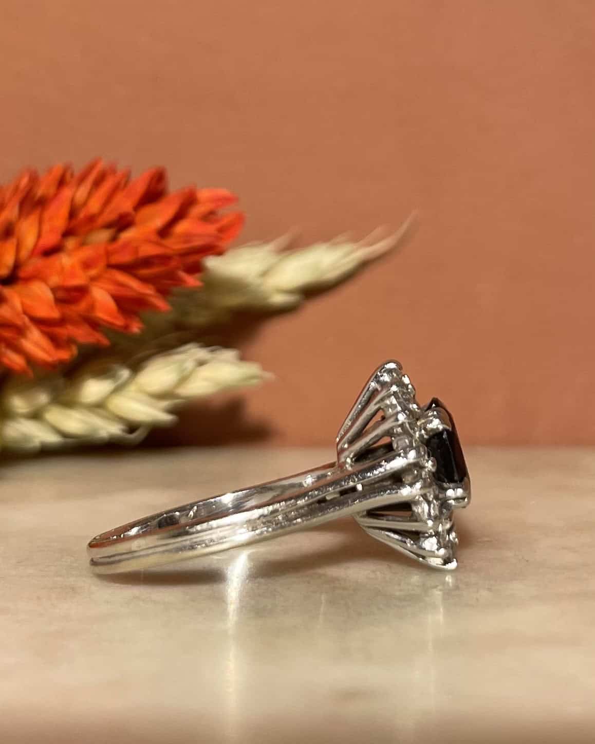 Bague Marguerite Saphir 1.05 carat &amp; Diamants &quot;Bamya&quot;