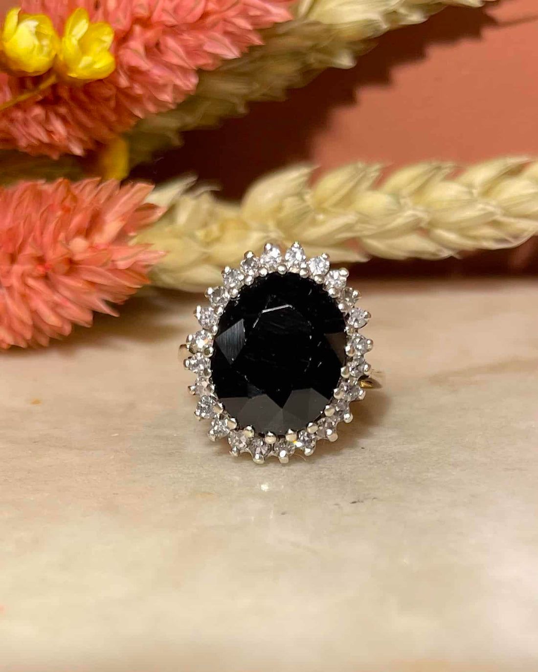 Bague Marguerite Saphir 5.80 carats &amp; Diamants &quot;Hayley&quot;