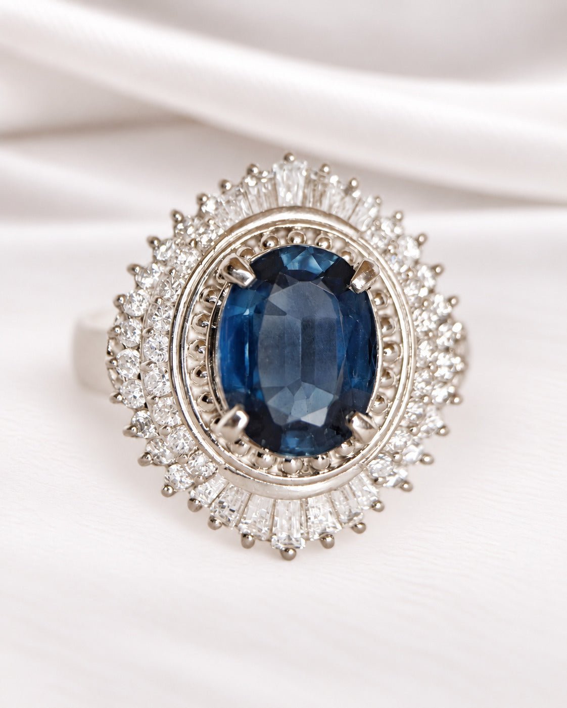 Bague Marguerite Saphir Ceylan 2.44 carats &amp; Diamants 0.63 carat 9.12g "Irèna" - Elliade Paris