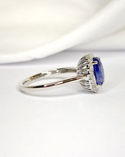 Bague Marguerite Saphir Ceylan 2.51 carats &amp; Diamants 0.20 carat "Lana" - Elliade Paris