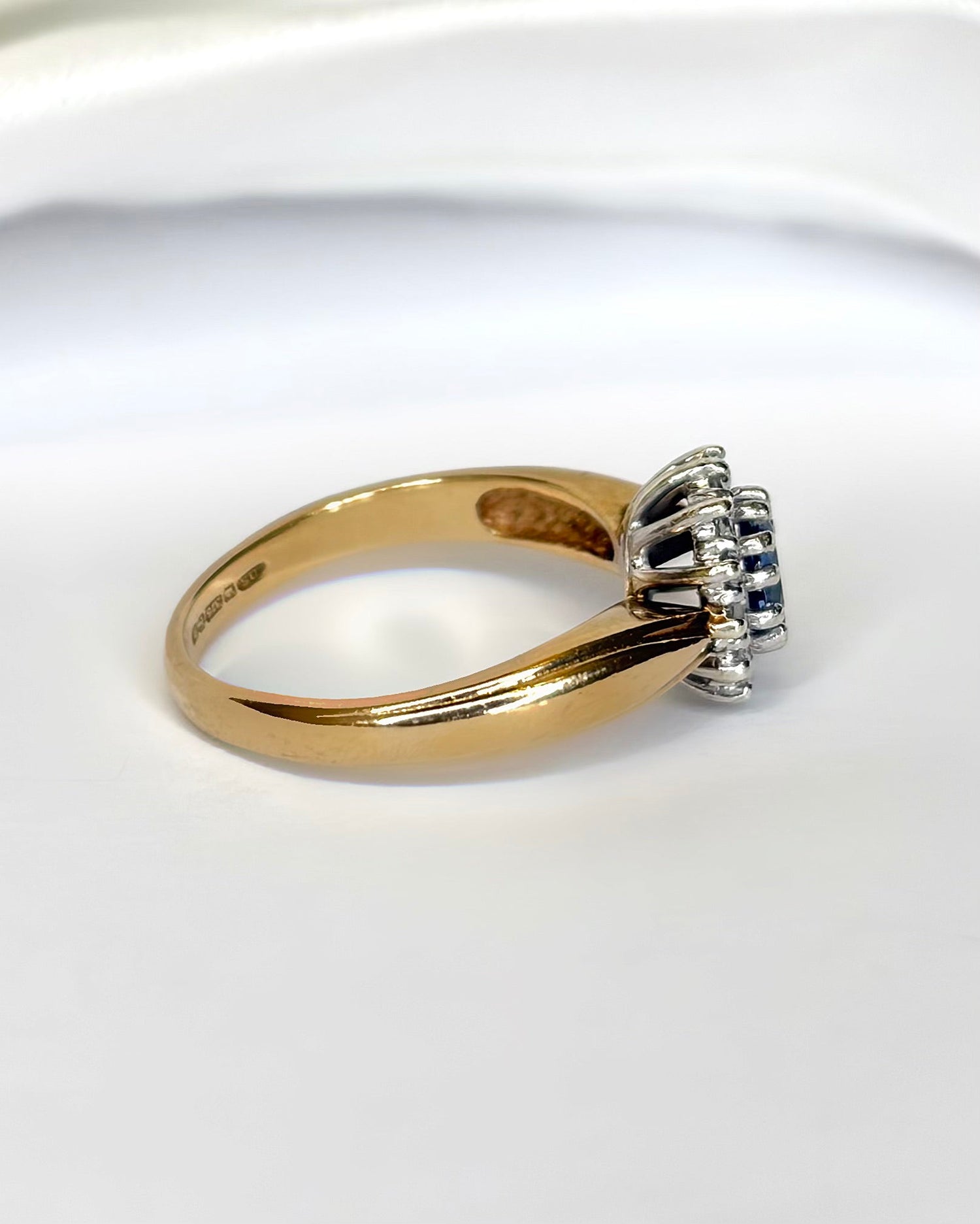 Bague Marguerite Saphir Cornflower 0.50 ct &amp; Diamants "Lisa" - Elliade Paris