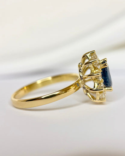 Bague Marguerite Saphir Cornflower 1.45 carat &amp; Diamants 0.70 carat F/VVS 4,43g "Adriana" - Elliade Paris