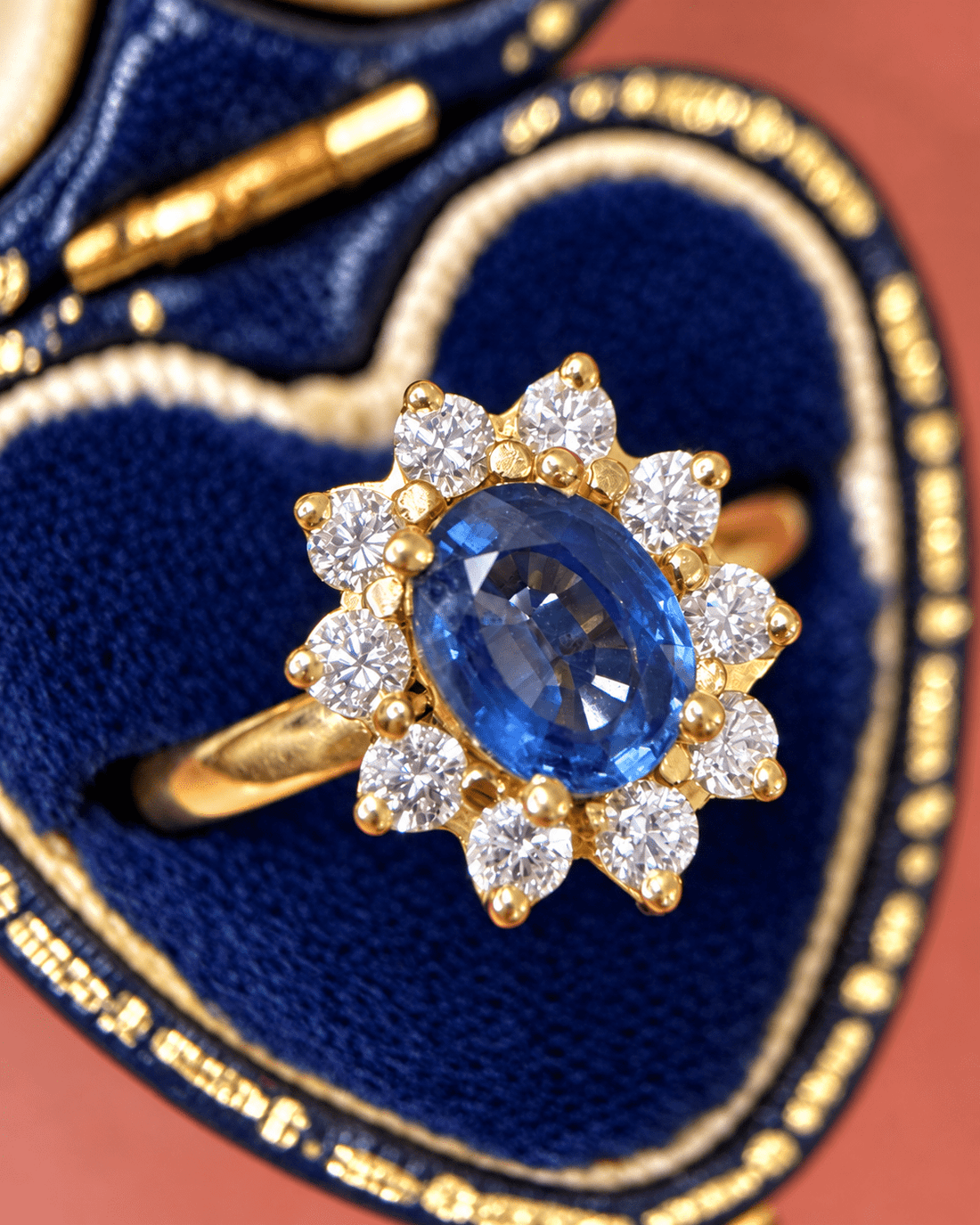 Bague Marguerite Saphir Cornflower 1.45 carat &amp; Diamants 0.70 carat F/VVS 4,43g "Adriana" - Elliade Paris