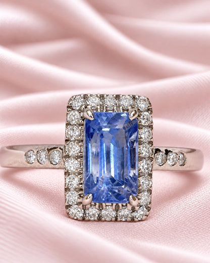Bague Marguerite Saphir Cornflower de Ceylan 1.88 carat &amp; Diamants 0.30 carat "Irene" - Elliade Paris