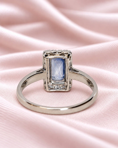 Bague Marguerite Saphir Cornflower de Ceylan 1.88 carat &amp; Diamants 0.30 carat "Irene" - Elliade Paris