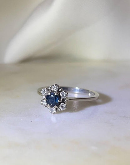 Bague marguerite saphir &amp; diamants &quot;Lina&quot;