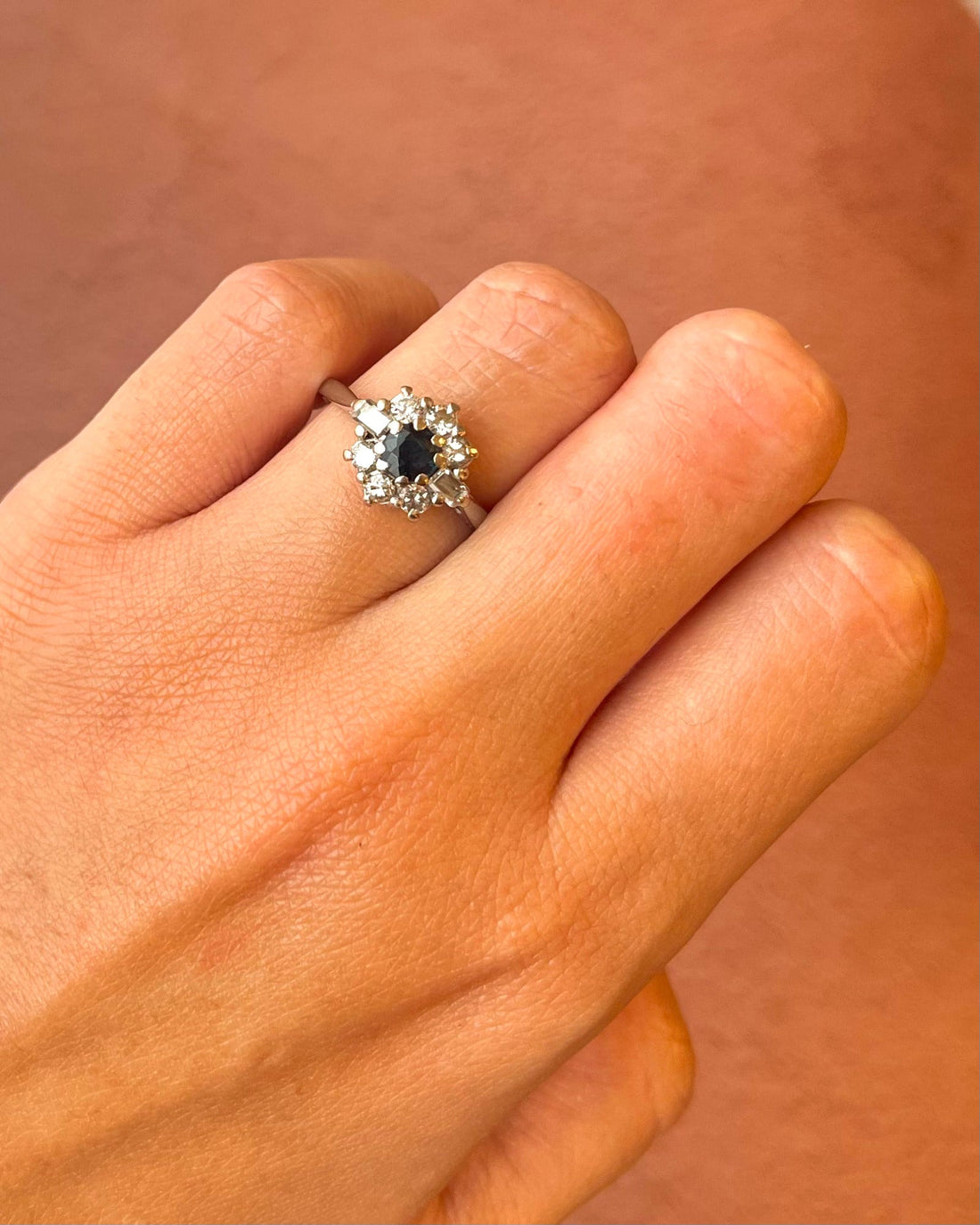 Bague Marguerite Saphir &amp; Diamants 0.26 carat "Mina" - Elliade Paris