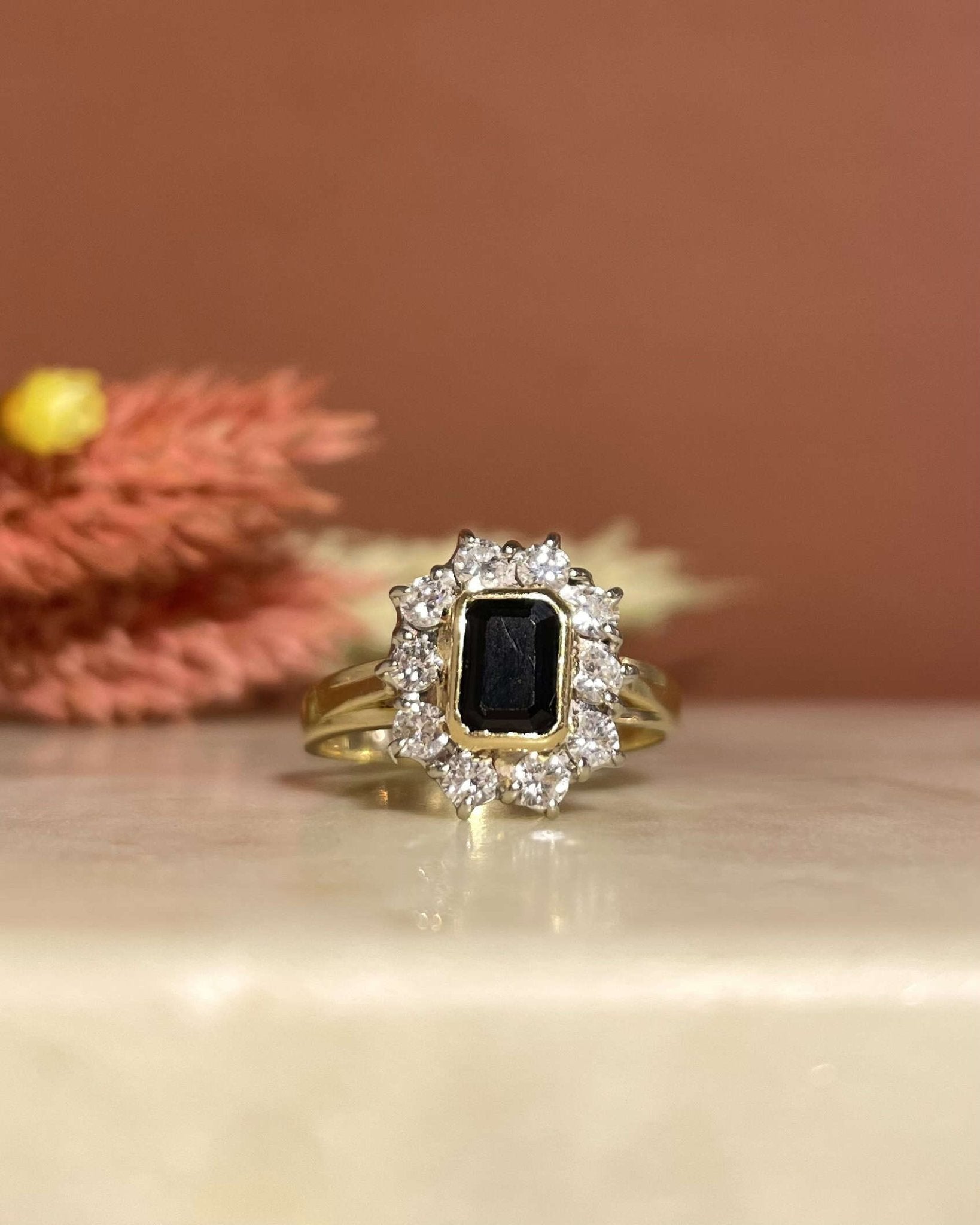 Bague Marguerite Saphir &amp; Diamants 0.40 carat "Molly" - Elliade Paris