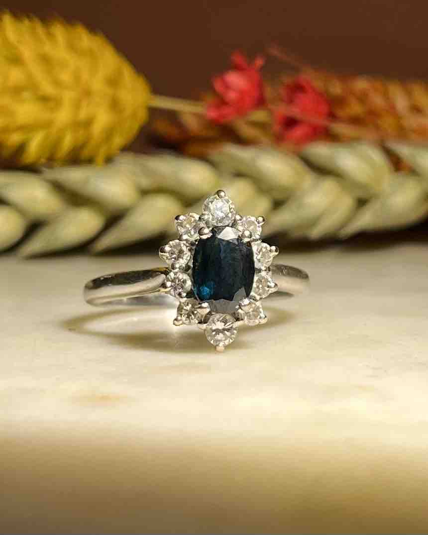 Bague Marguerite Saphir &amp; Diamants "Abi" - Elliade Paris