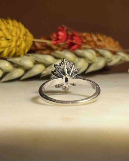 Bague Marguerite Saphir &amp; Diamants &quot;Abi&quot; - Elliade Paris