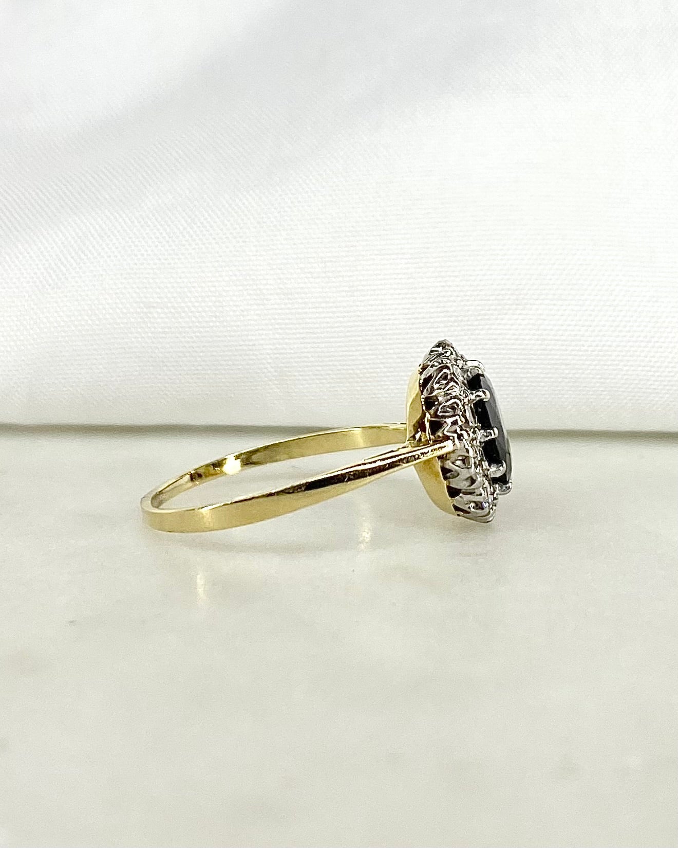 Bague Marguerite Saphir &amp; Diamants &quot;Adeline&quot; - Elliade Paris