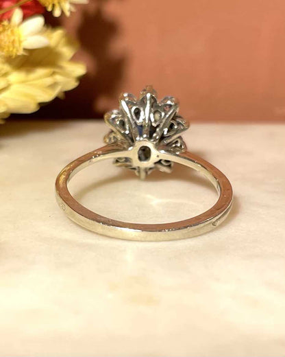 Bague Marguerite Saphir &amp; Diamants &quot;Adila&quot; - Elliade Paris