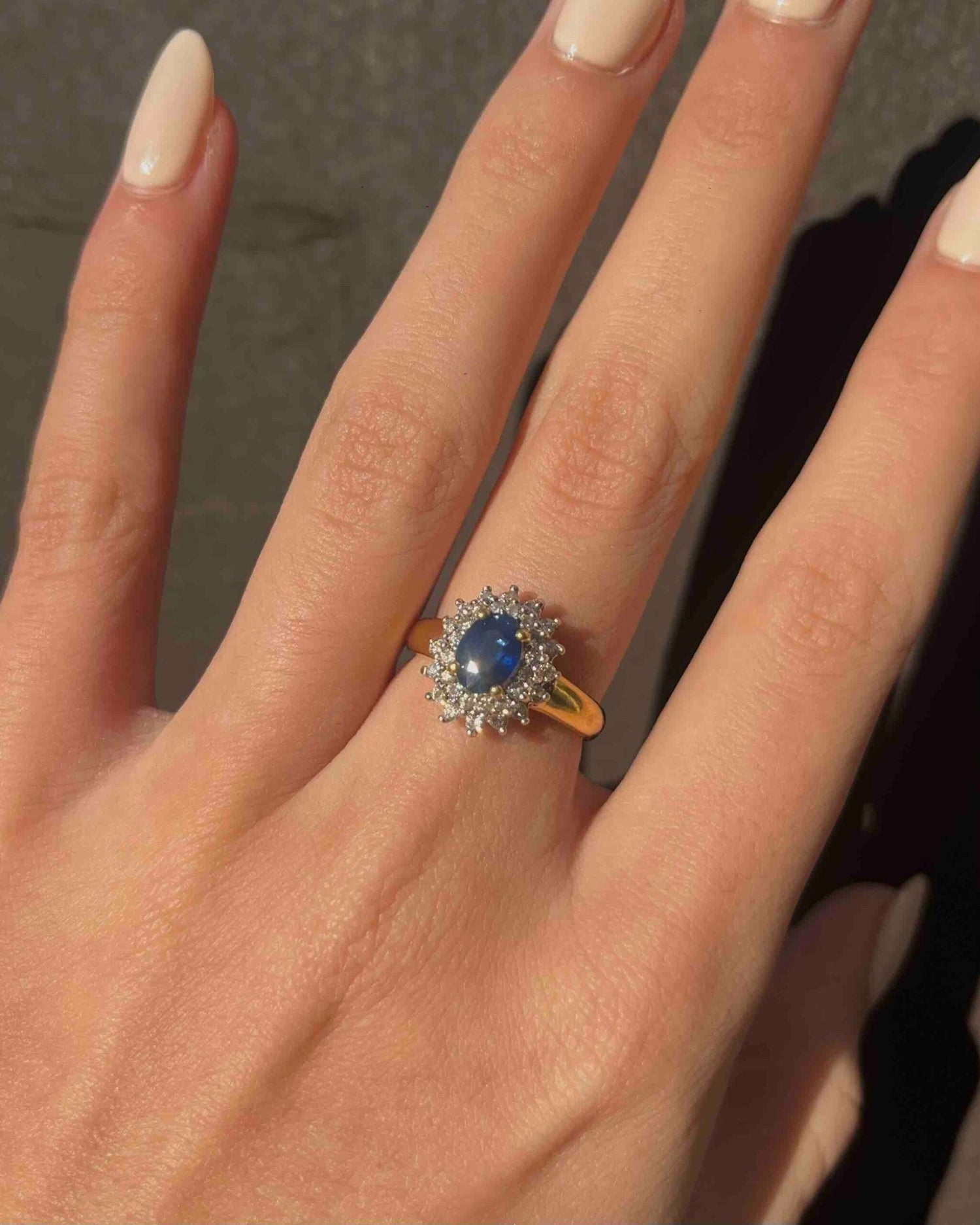 Bague Marguerite Saphir &amp; Diamants &quot;Alésia&quot; - Elliade Paris