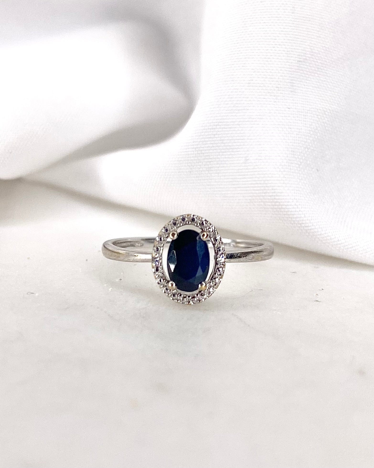 Bague Marguerite Saphir &amp; Diamants "Alina" - Elliade Paris