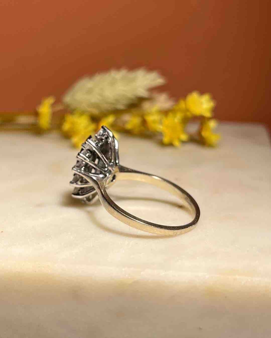 Bague Marguerite Saphir &amp; Diamants "Ayda" - Elliade Paris