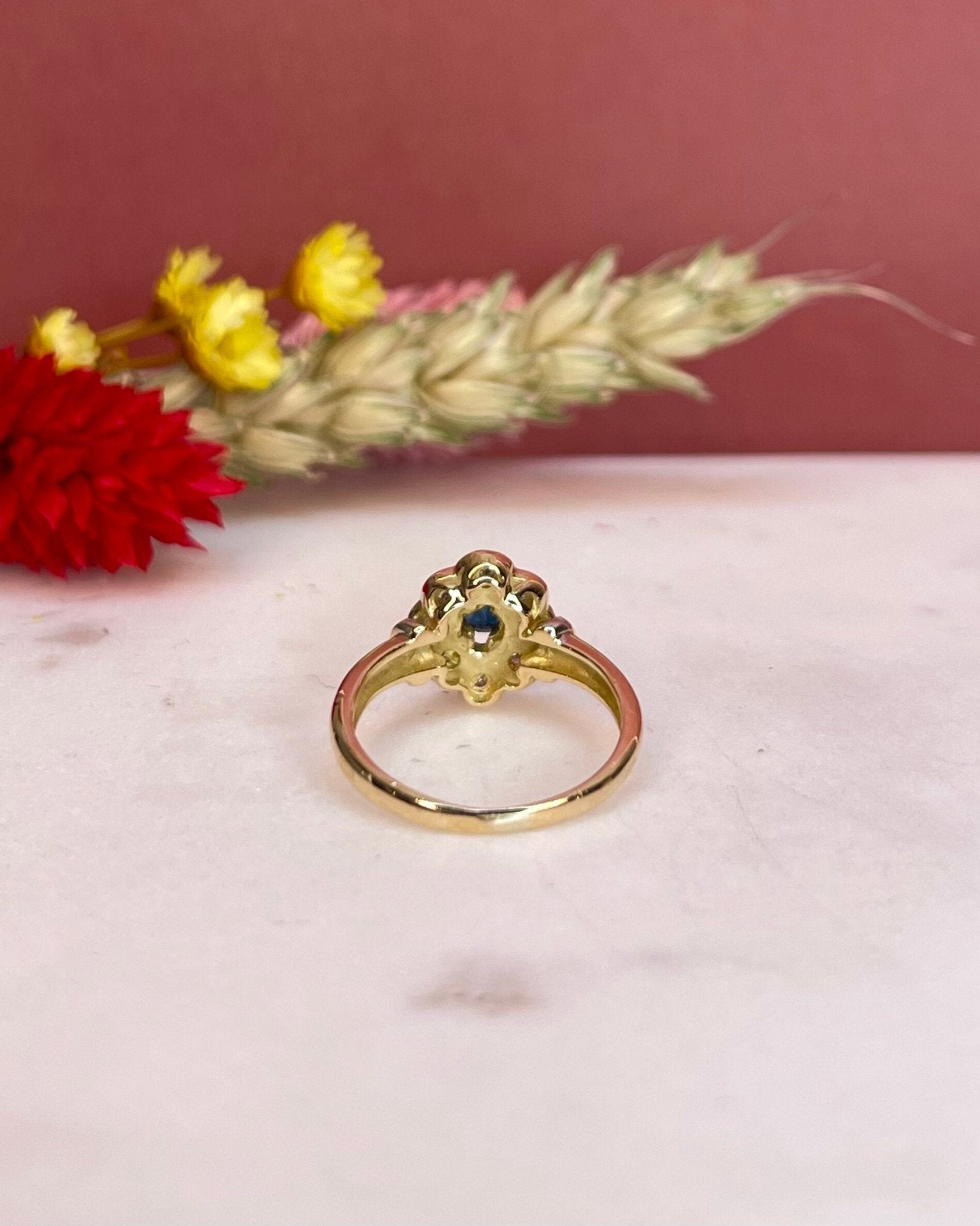 Bague Marguerite Saphir &amp; Diamants "Cabbalia" - Elliade Paris