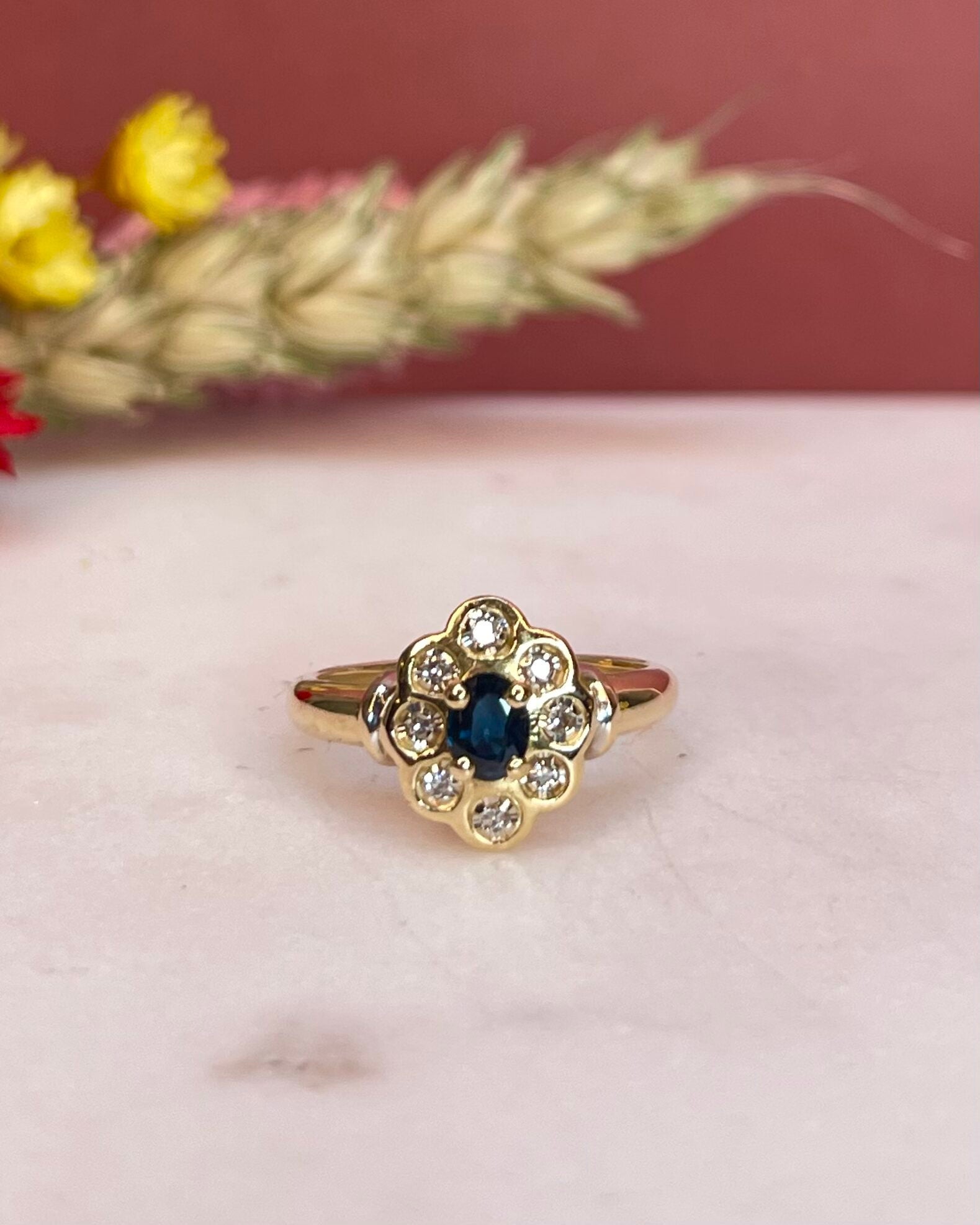 Bague Marguerite Saphir &amp; Diamants "Cabbalia" - Elliade Paris