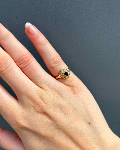 Bague Marguerite Saphir &amp; Diamants &quot;Cabbalia&quot; - Elliade Paris