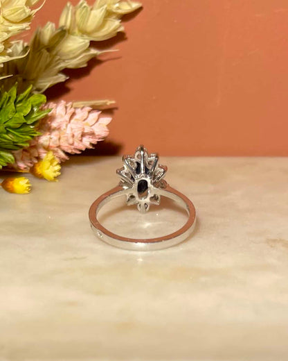 Bague Marguerite Saphir &amp; Diamants &quot;Calliopa&quot; - Elliade Paris