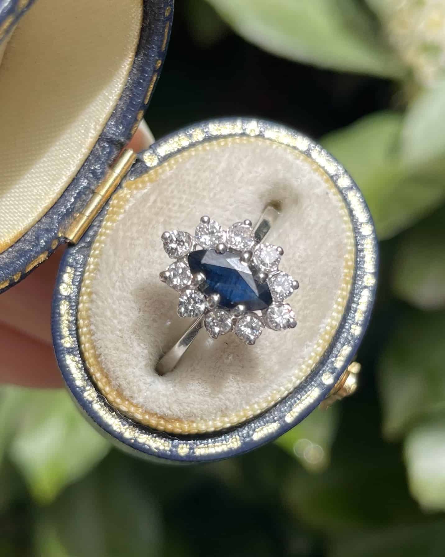 Bague Marguerite Saphir &amp; Diamants &quot;Calliopa&quot; - Elliade Paris