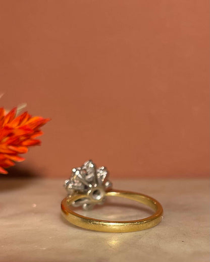 Bague Marguerite Saphir &amp; Diamants &quot;Ceanna&quot; - Elliade Paris