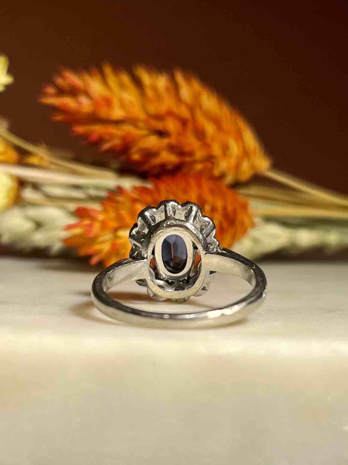 Bague Marguerite Saphir &amp; Diamants &quot;Chléophéa&quot; - Elliade Paris