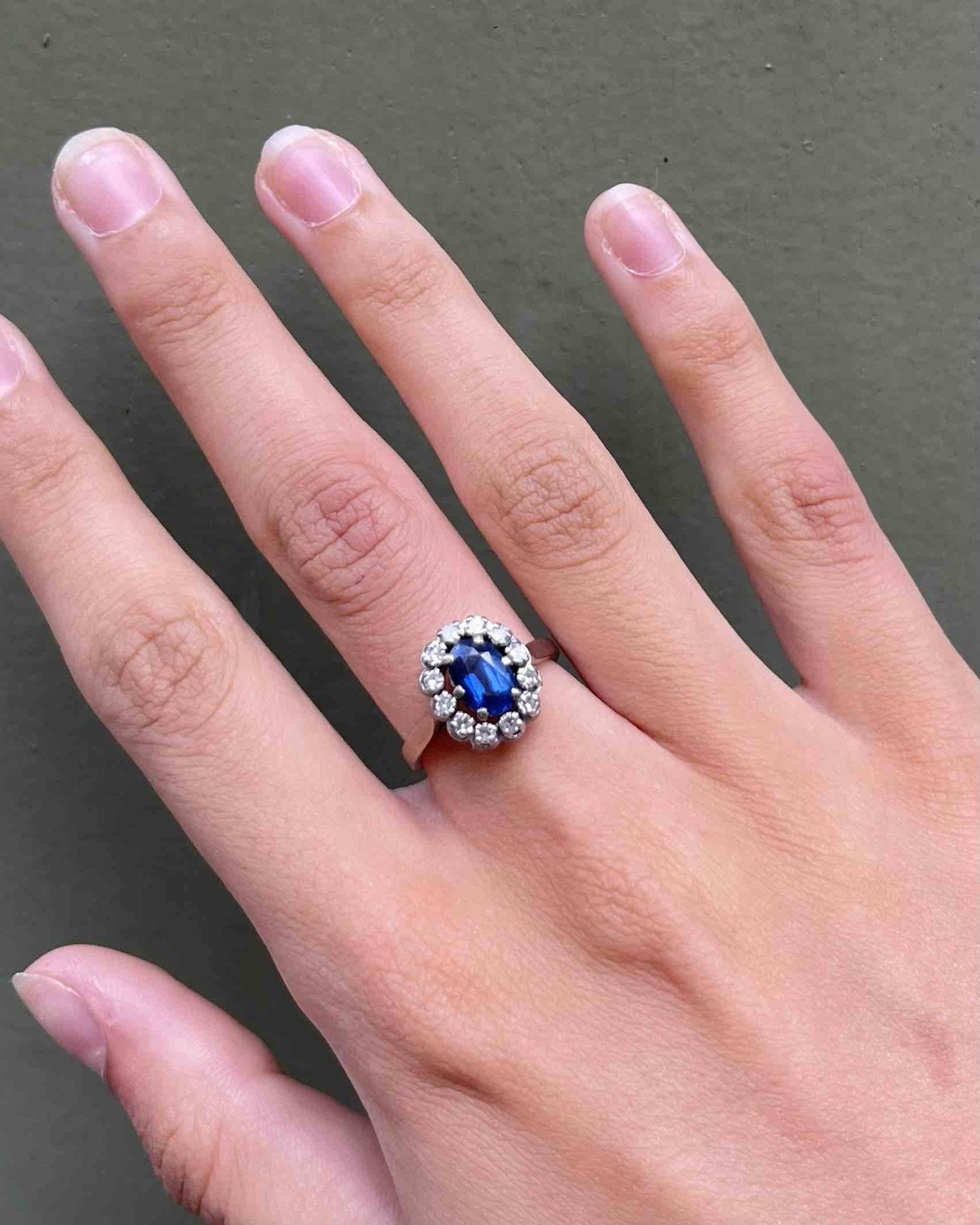 Bague Marguerite Saphir &amp; Diamants &quot;Chléophéa&quot; - Elliade Paris