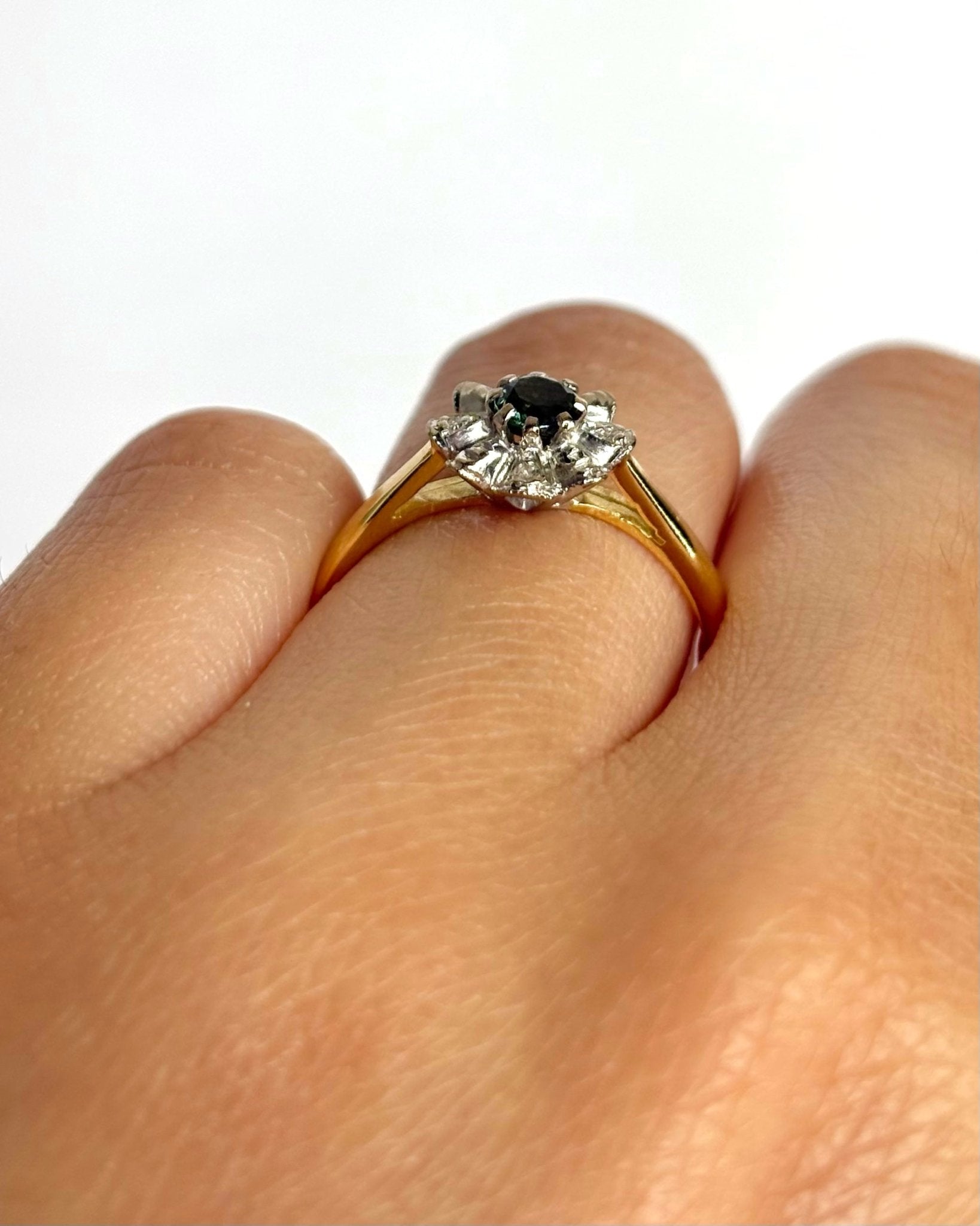 Bague Marguerite Saphir &amp; Diamants "Cyane" - Elliade Paris