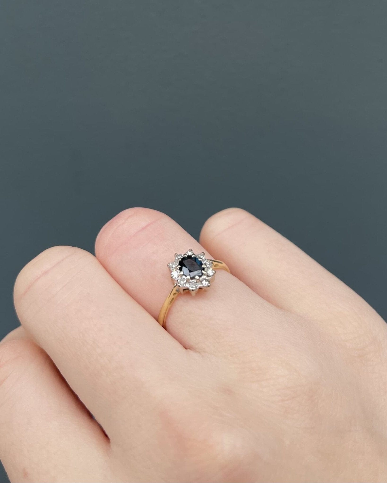 Bague Marguerite Saphir &amp; Diamants "Dana" - Elliade Paris
