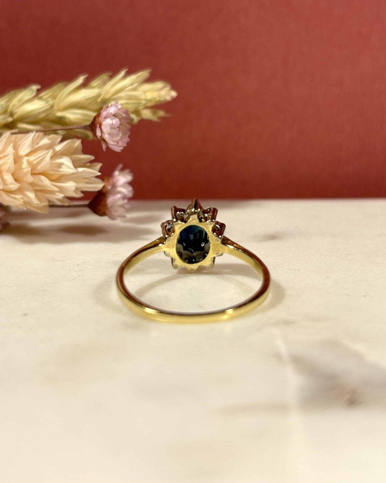 Bague Marguerite Saphir &amp; Diamants "Dana" - Elliade Paris