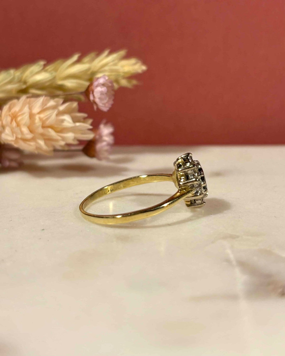 Bague Marguerite Saphir &amp; Diamants &quot;Dana&quot; - Elliade Paris