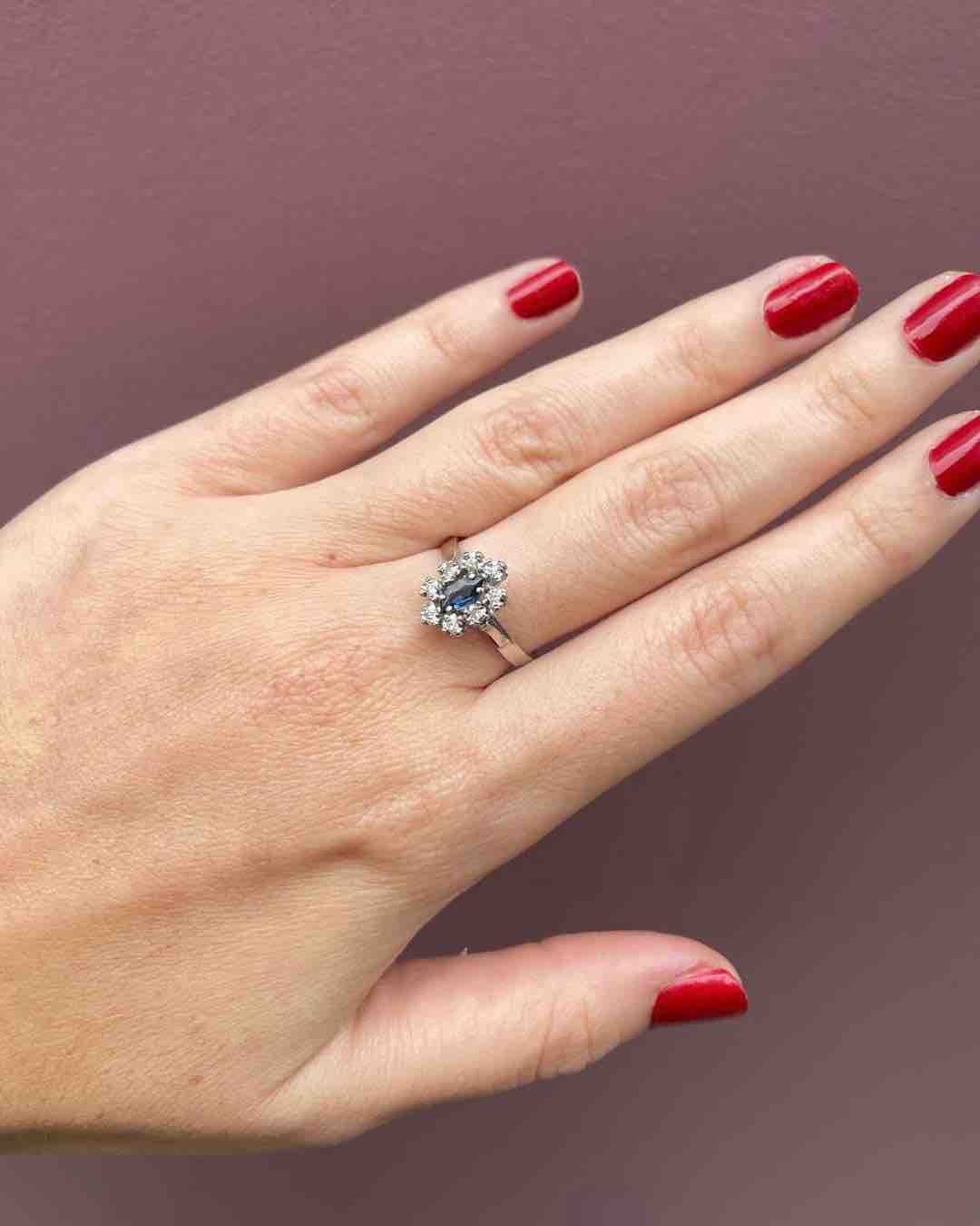 Bague Marguerite Saphir &amp; Diamants &quot;Dina&quot; - Elliade Paris