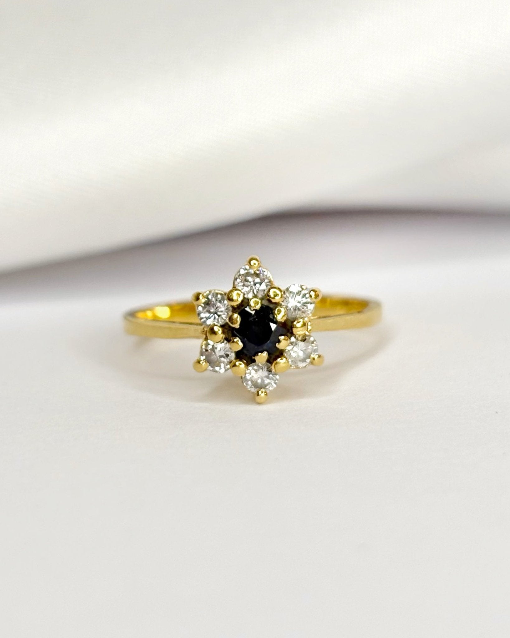 Bague Marguerite Saphir &amp; Diamants "Edwige" - Elliade Paris