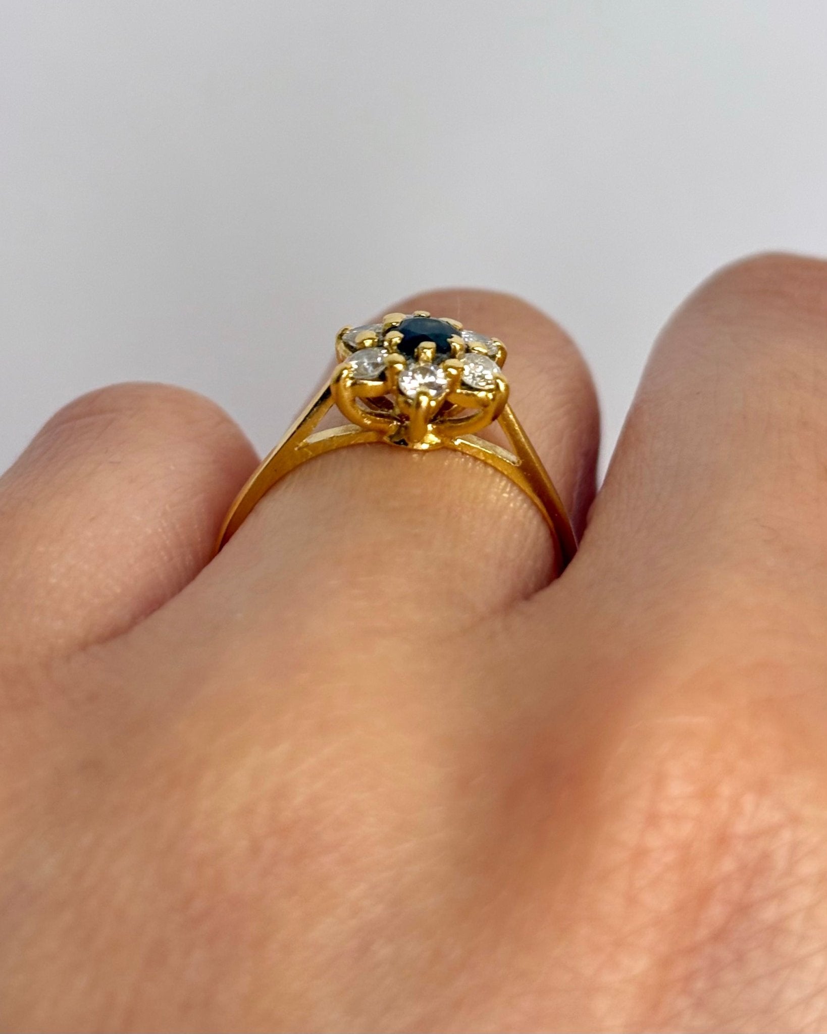 Bague Marguerite Saphir &amp; Diamants "Edwige" - Elliade Paris