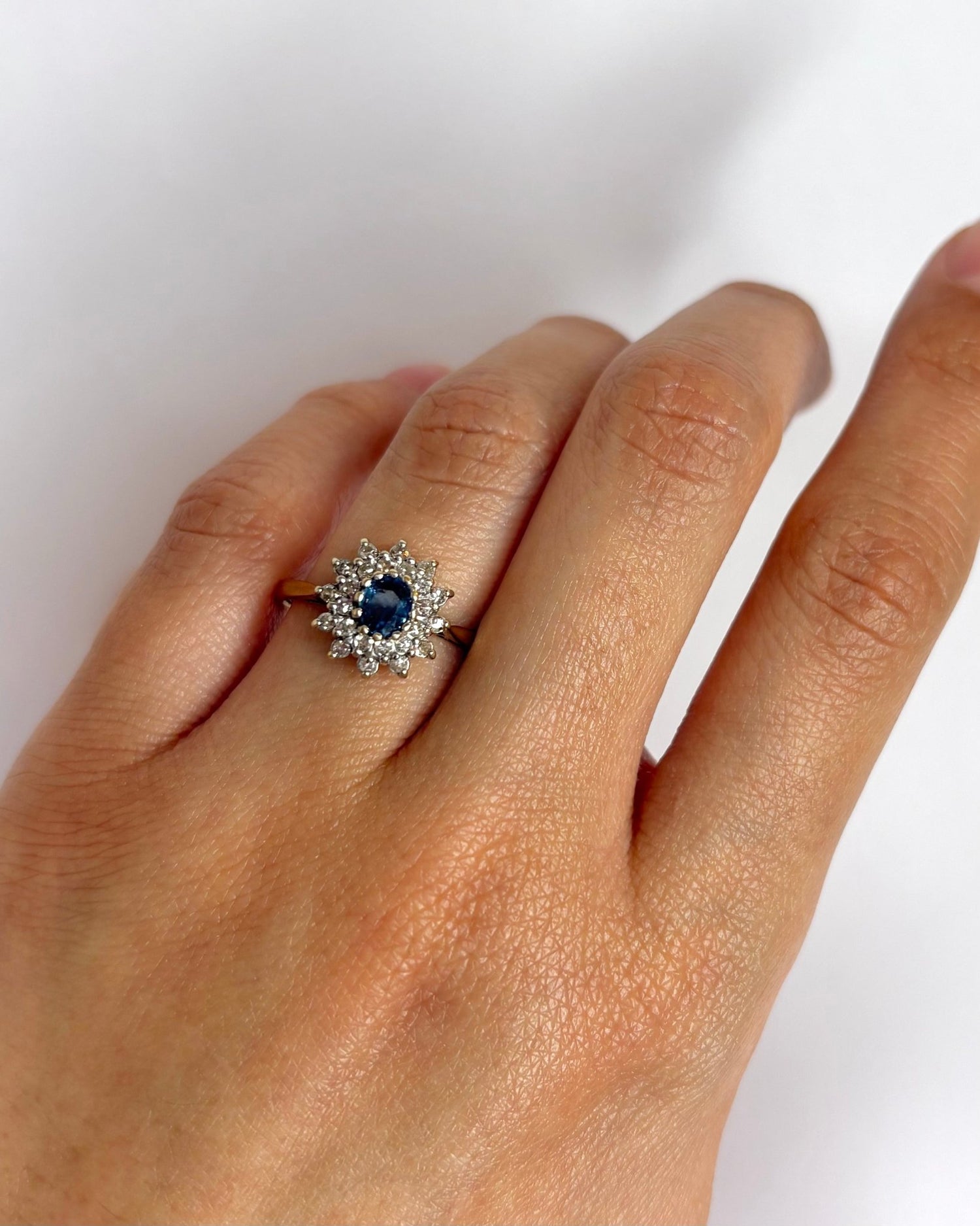 Bague Marguerite Saphir &amp; Diamants "Emma" - Elliade Paris