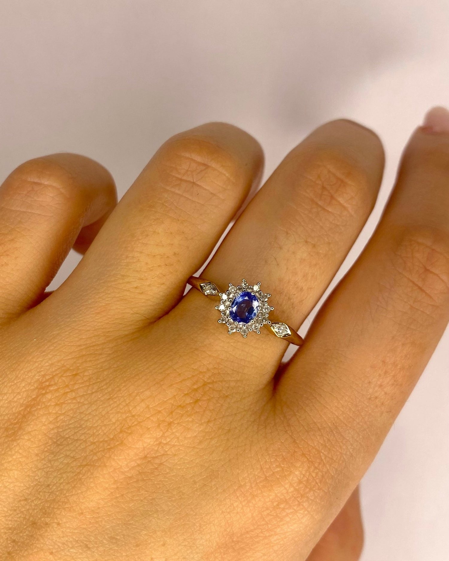 Bague Marguerite Saphir &amp; Diamants "Esma" - Elliade Paris