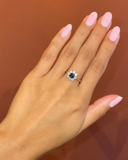 Bague Marguerite Saphir &amp; Diamants &quot;Faith&quot; - Elliade Paris